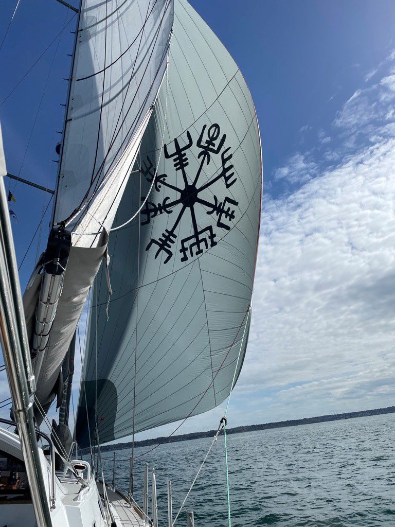 Bushpoint: Taking cruising stories to Youtube – Elvstrøm SailWear